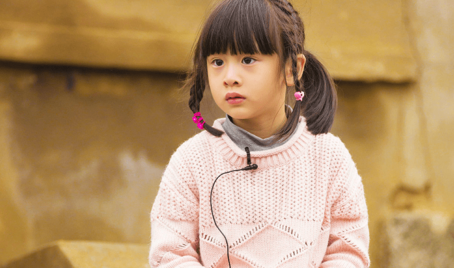 原创森蝶近照遭吐槽,头发凌乱穿搭老气无少女感,网友:越来越像爸爸!