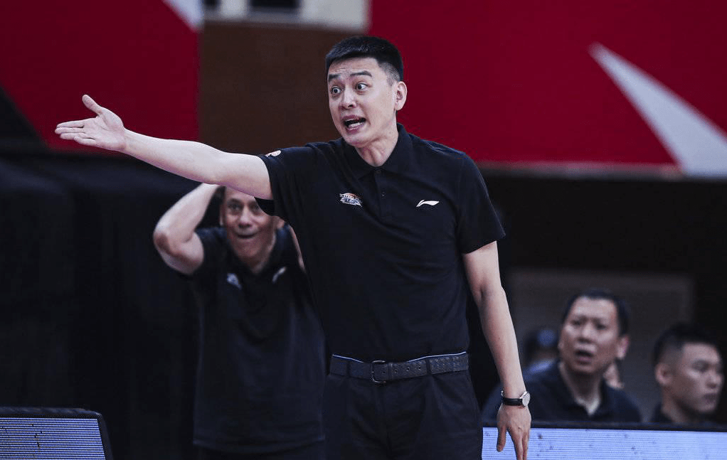 原创李洪庆连开两枪辽宁两大功勋正式离队杨鸣痛失左膀右臂