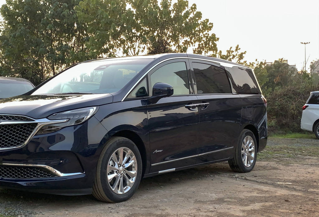 上汽通用別克gl8 定位:中大型mpv