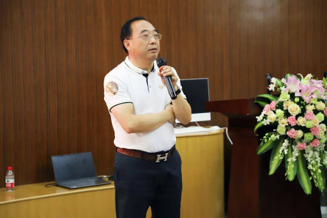 四川华讯方舟智能信息技术有限公司党支部书记杨明君对