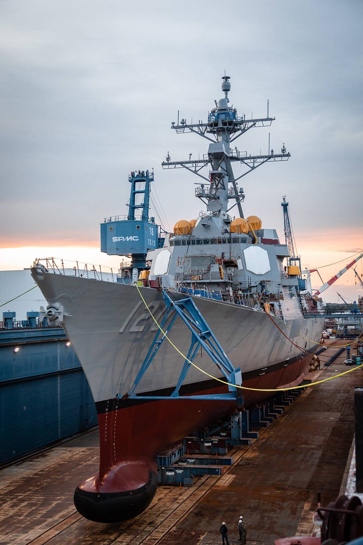 美国海军并非纸老虎,第72艘伯克级驱逐舰下水,神盾舰总数近百艘