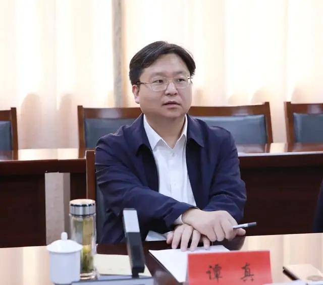 谭真率队莅临江苏省海安市实验中学调研指导工作