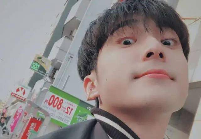 女方承认恋情,自称是粉丝"爸爸"_罗奕