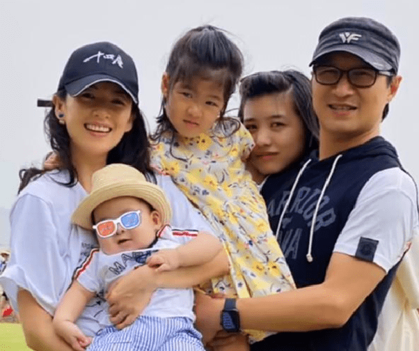 峰哥家庭 ad69e31209a24a3b944a4f21559c012d.png