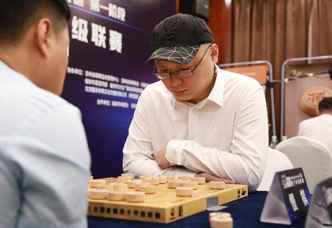 不过,赵殿宇,陆伟韬着实神勇,咬紧牙关连扳两盘,硬是把四川队即将到手