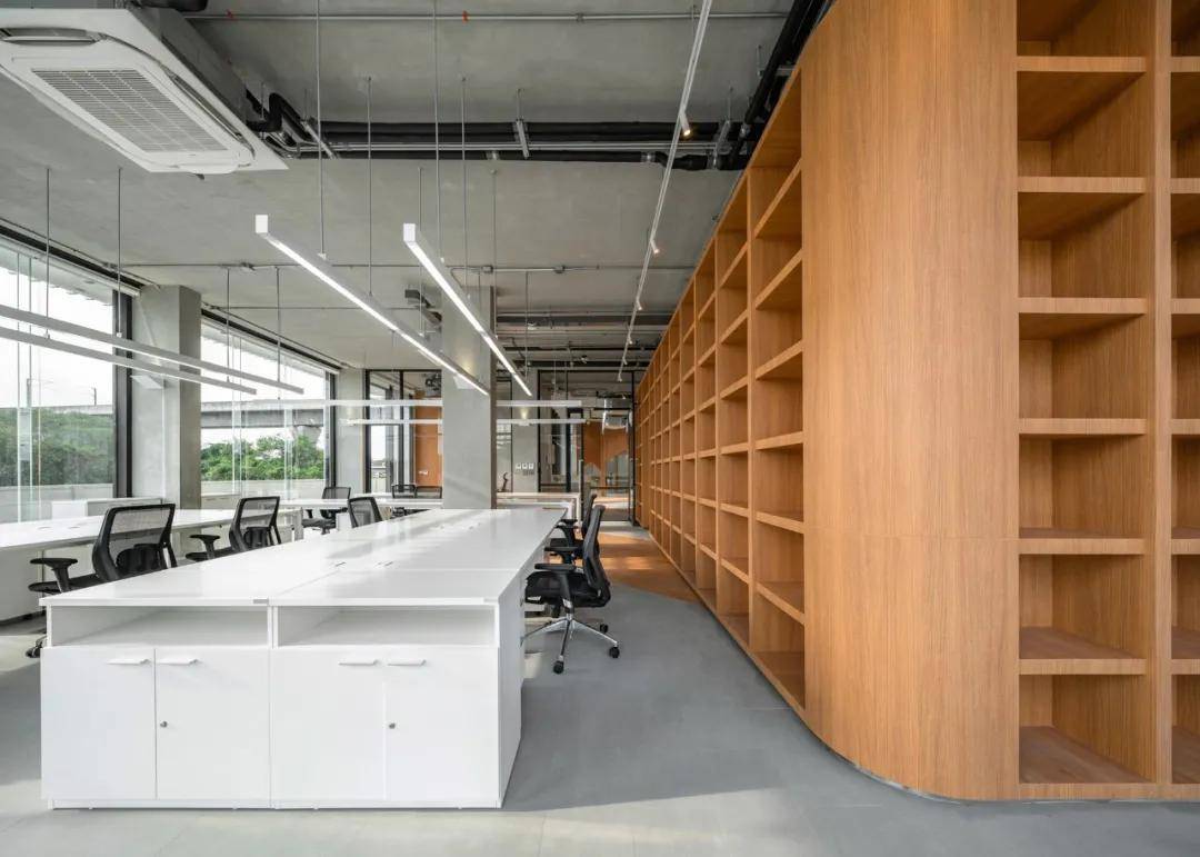 办公室裸顶设计效果图-赫红建筑设计