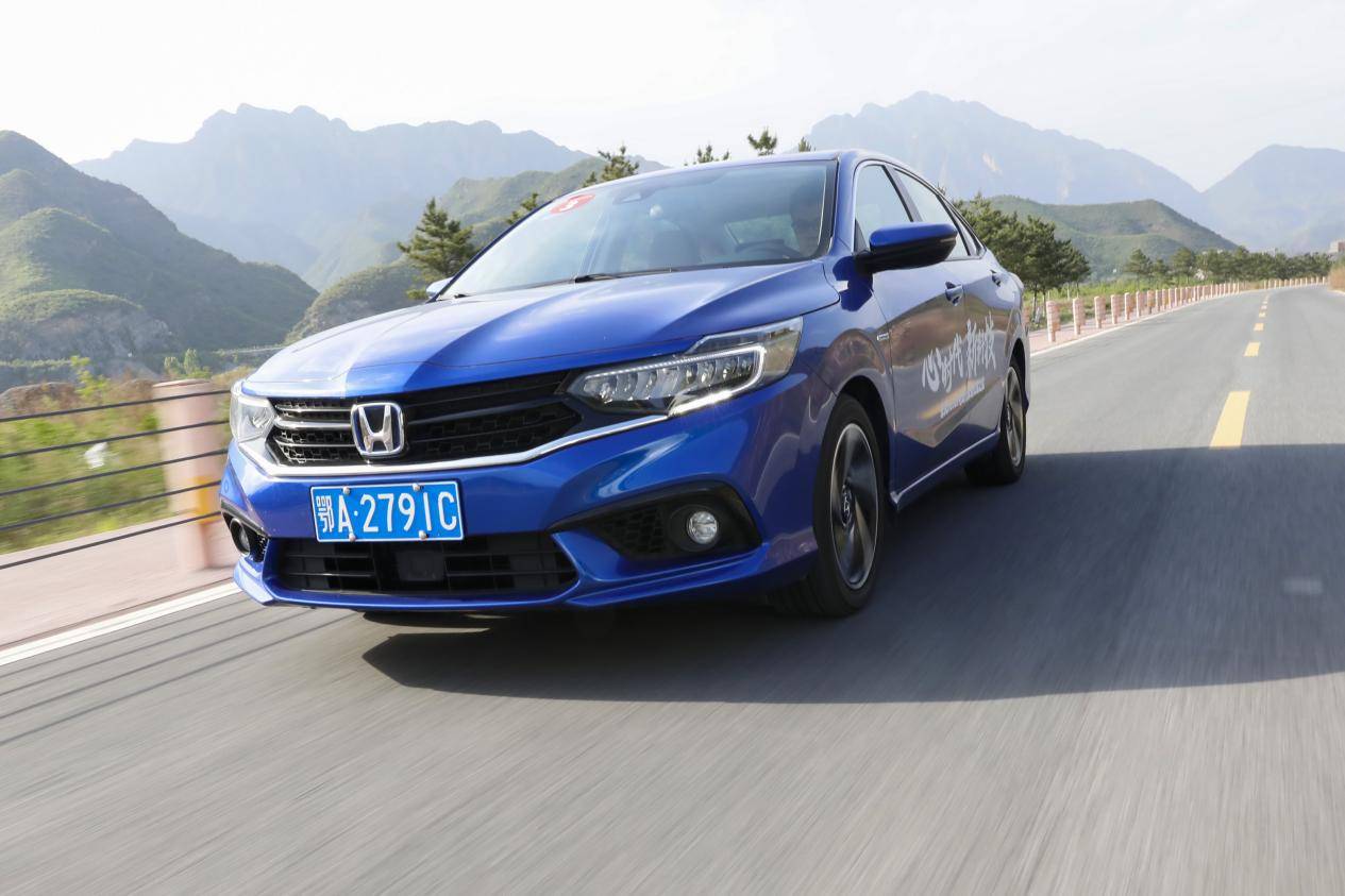 是混动,非三缸,试驾油耗不到5l的本田享域