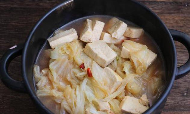 炖豆腐能放老抽吗 dc4a43b048274bc9a3eac11531addb8c.jpeg