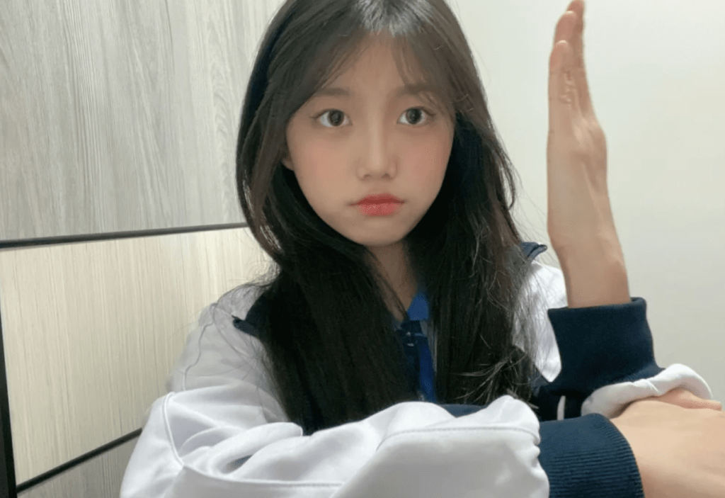 中学时期女生圈里公认的做作打扮却让男孩们小鹿乱撞