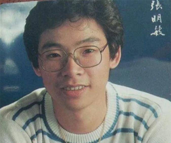 原创歌手张明敏凭我的中国心爆红从此告别电工成为董事长