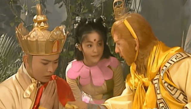 04:拓娜娜饰演"阿羞"有人说"阿羞"是这个城里最美的女人,虽然城里很多