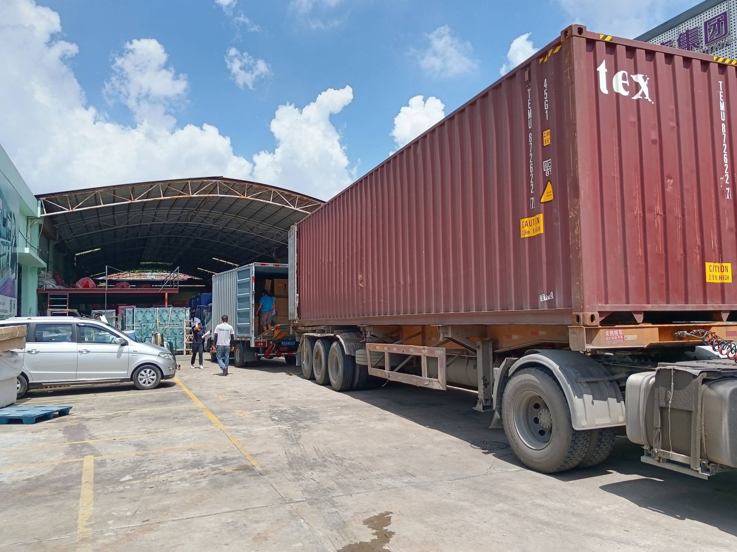 高端系统门窗厂家普兰尼门窗外贸红火美国别墅门窗整柜出货