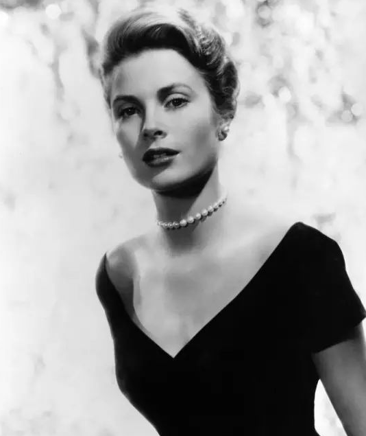 被称为最完美的王妃,气质堪比赫本,最终却离奇死亡_格蕾丝·凯利