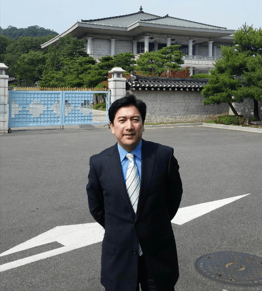 49岁再做父亲 央视 名嘴 水均益的幸福生活 杨迪