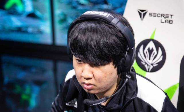 英雄联盟职业生涯最后一个赛季khan韩服改名