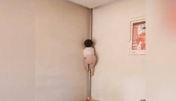 孩子静悄悄肯定在作妖宝妈看到一幕乐了养了个窜天猴