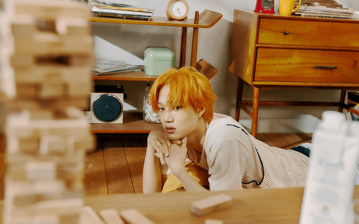 原创exo双忙内预告:金钟仁橘发少年感,吴世勋金丝边眼镜诱惑