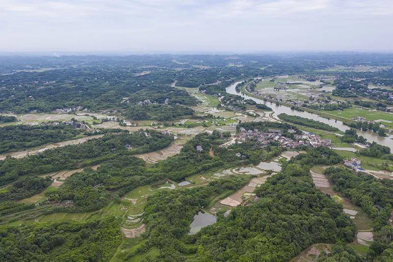 部设在浯溪河集镇的庙山 七〇〇团部署在桃源县城 七〇二团部署在陬市