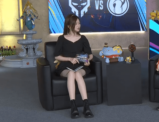 dota2:两女一男才是最佳解说选择?不愧是你,虎牙直播