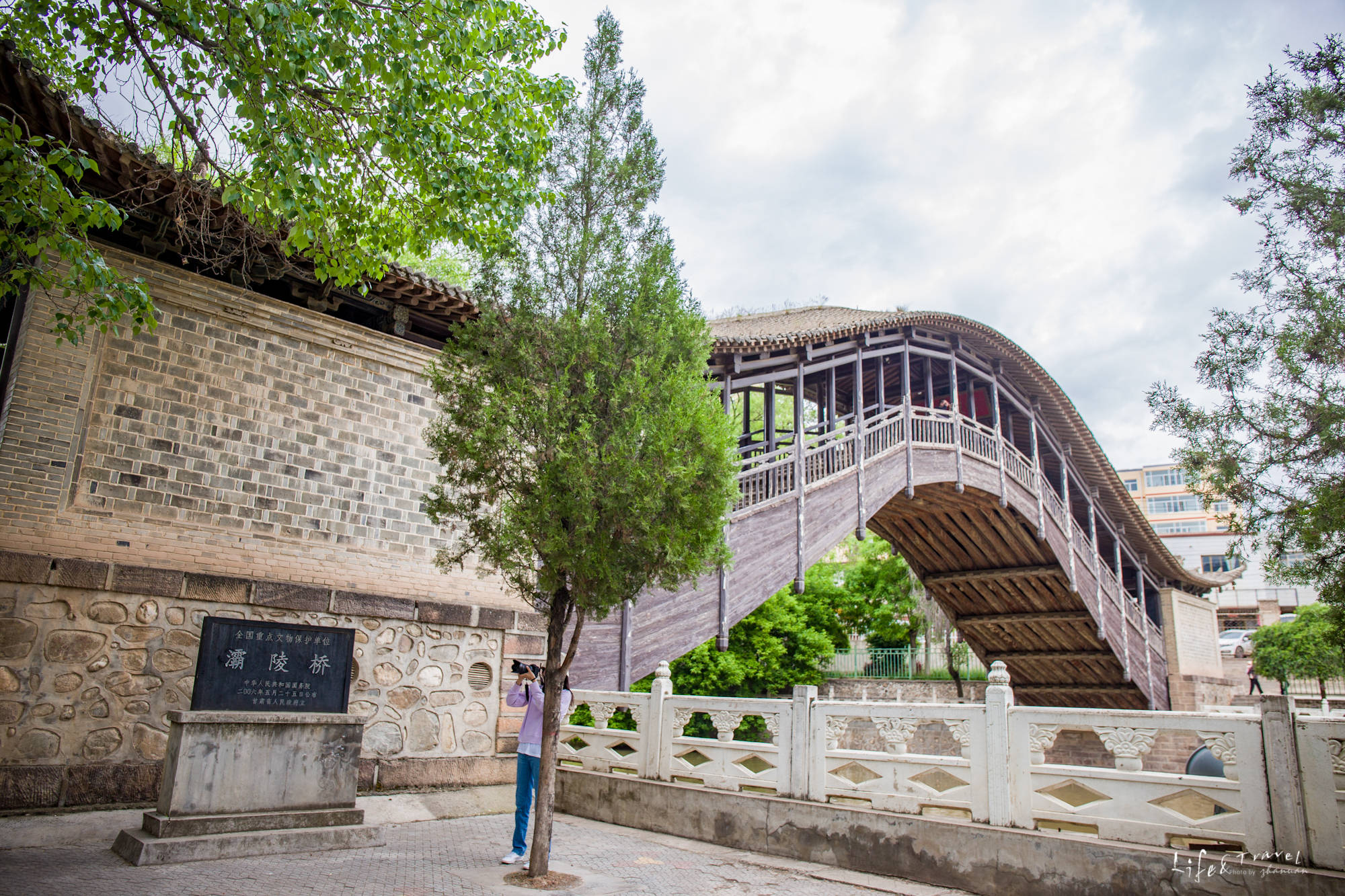 甘肃定西地标性建筑,一座40米的桥,全国独一无二纯木质叠梁拱桥