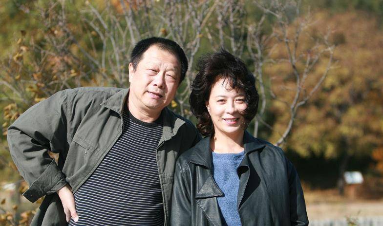 刘佳的故事:出道40年无绯闻,老公身份显赫,60岁依然优雅美丽_黑三角