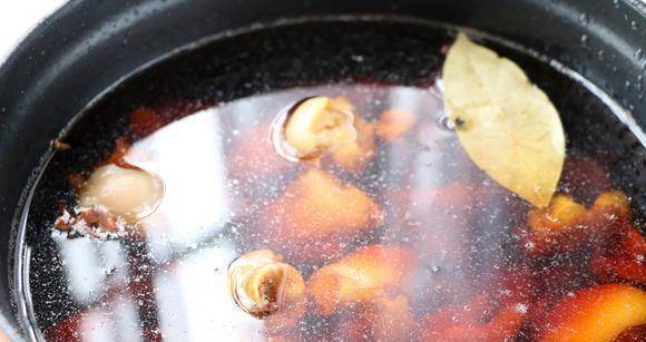 猪脚怎么做好吃不要放糖 e06efebec2e748efa972e1e08da413ea.jpeg