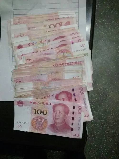 老婆说我藏了1万块钱私房钱弄清楚钱的来历后老婆泣不成声