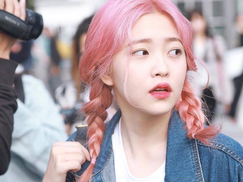 粉发很好看的女爱豆sana粉发出圈金泰妍冷白皮驾驭多种粉发