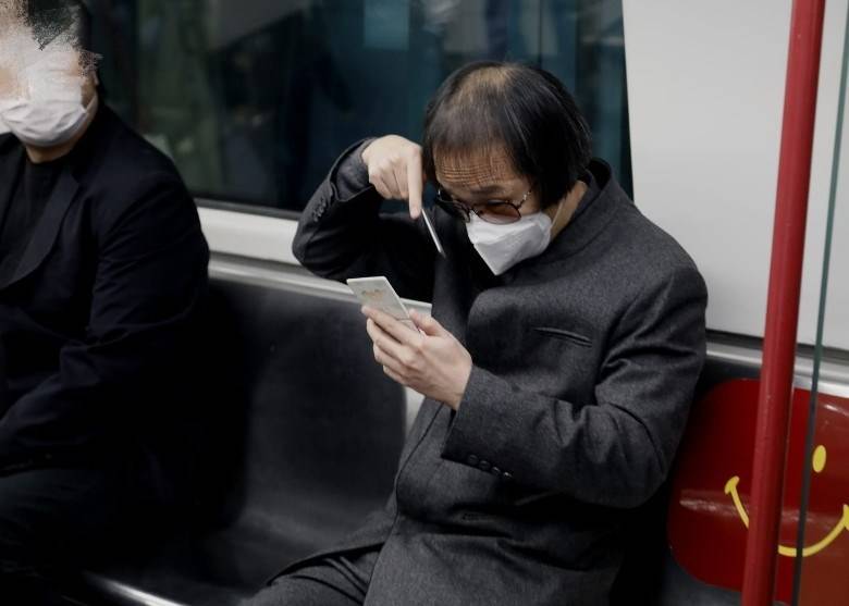 原创63岁上海仔郭永鸿继续高调带6名保镖外出浩浩荡荡气势足