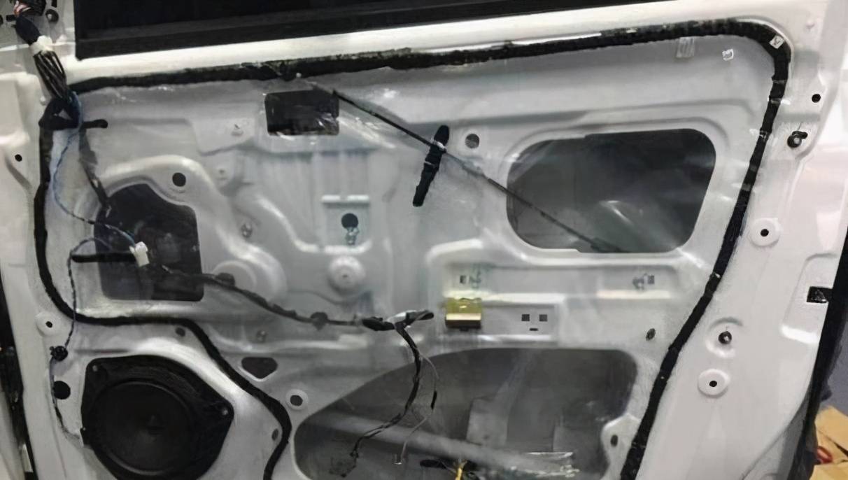 奇瑞和吉利到底谁更好拆开车门漏出老底网友就这