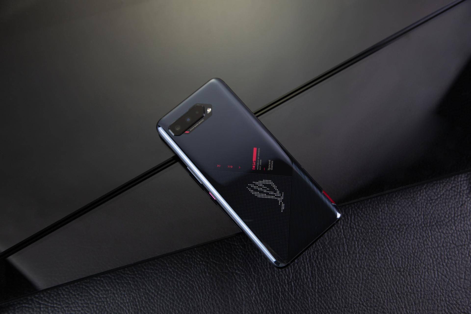 自带增强buff,rog游戏手机5游戏精灵体验:每个功能都为玩家设计