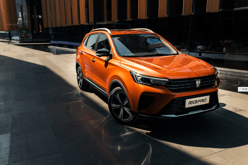 爆款车焕新人气更旺全新荣威i5上市首月热销破万