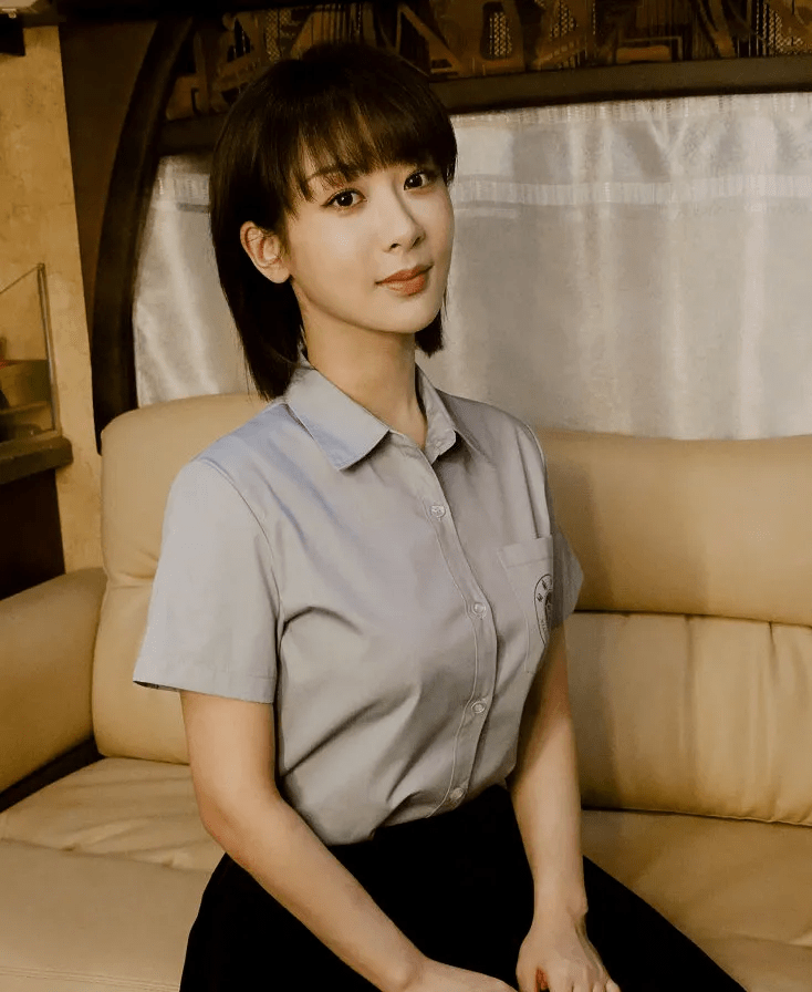 高中女生校服内衣照片_高中女生校服透内衣(3)