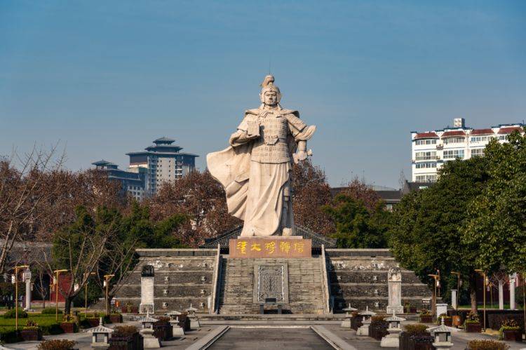 原创最不像陕西的一座养老小城气候宜人环境舒适适合旅居生活