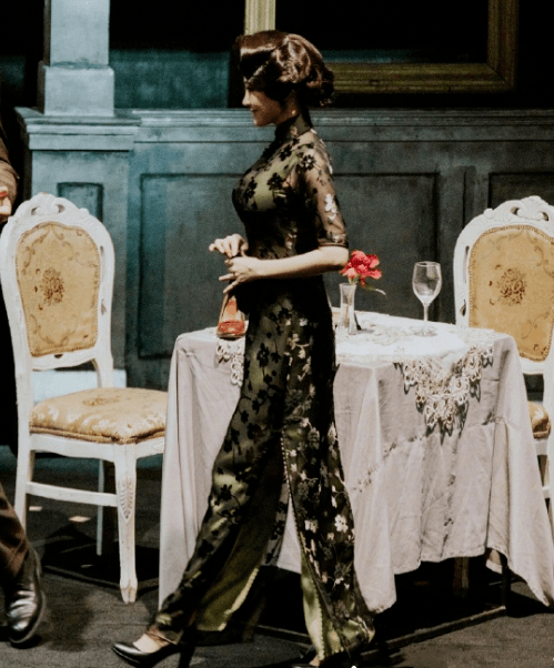 许晴近照曝光,穿旗袍尽显身材优势,和肖战扮演情侣毫无违和感