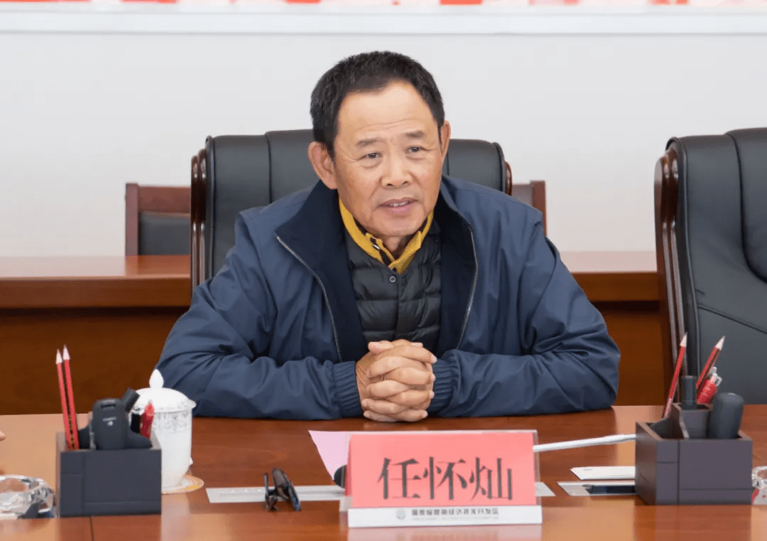 昆明这个千亩别墅被拆除,开发商依旧暴赚几十亿,背后的水很深!_任怀灿