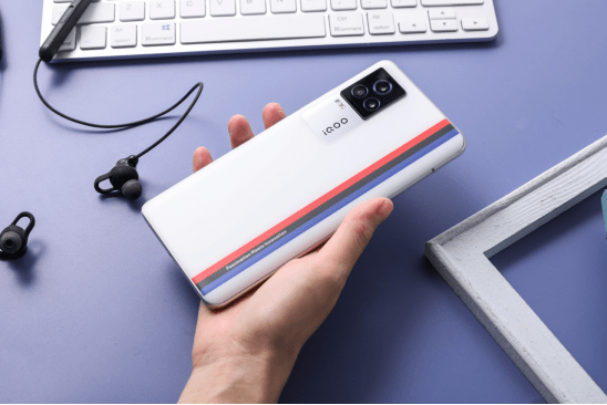 iqoo7传奇版外形评测拥有宝马光环的性能旗舰