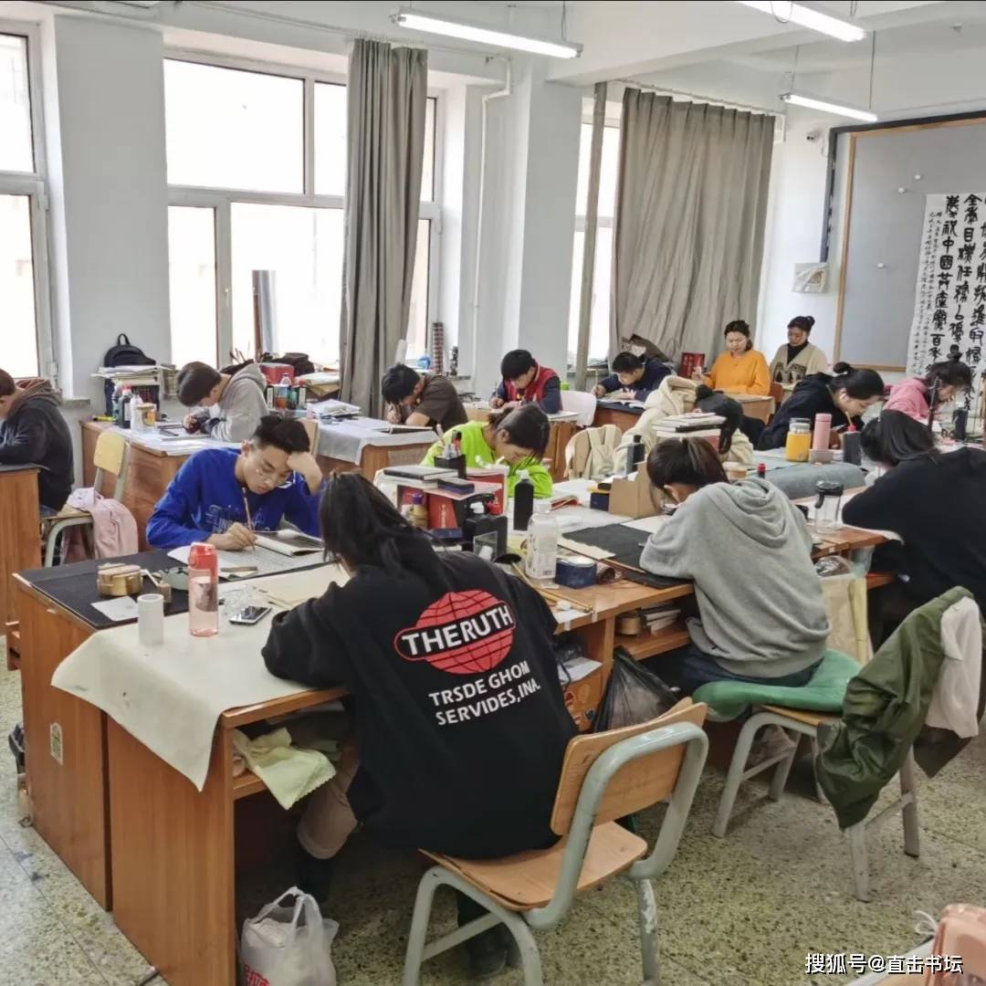 大学专业课老师会换吗 a266b3029f074319aa14132e5f11fbe6.jpeg