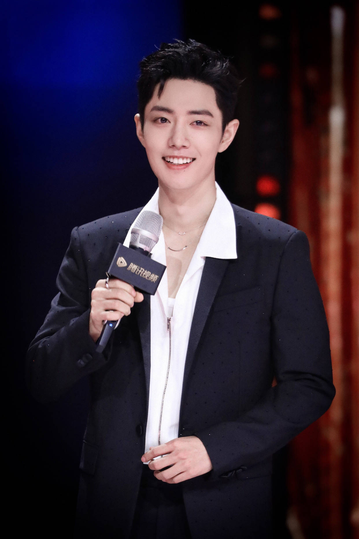 韩美娟直播痛哭喊冤,内涵肖战粉丝网暴,却扒出曾网暴肖战和朋友