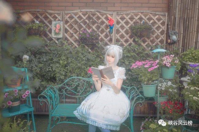 原创最美cosplay推荐lolita应怜屐齿印苍苔小扣柴扉久不开