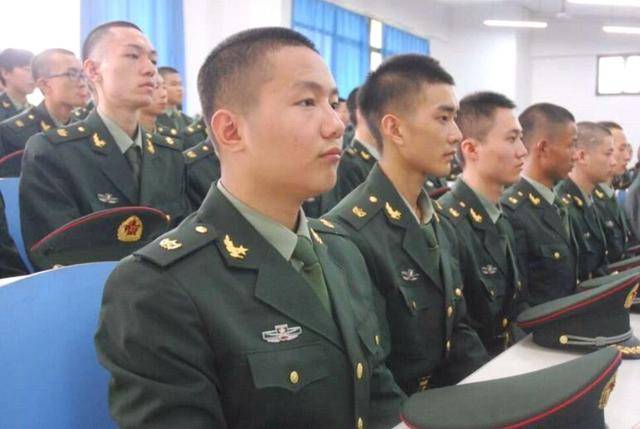 什么叫士官有前途 01a96e1b597b4154af29ef750b09e2e0.jpeg