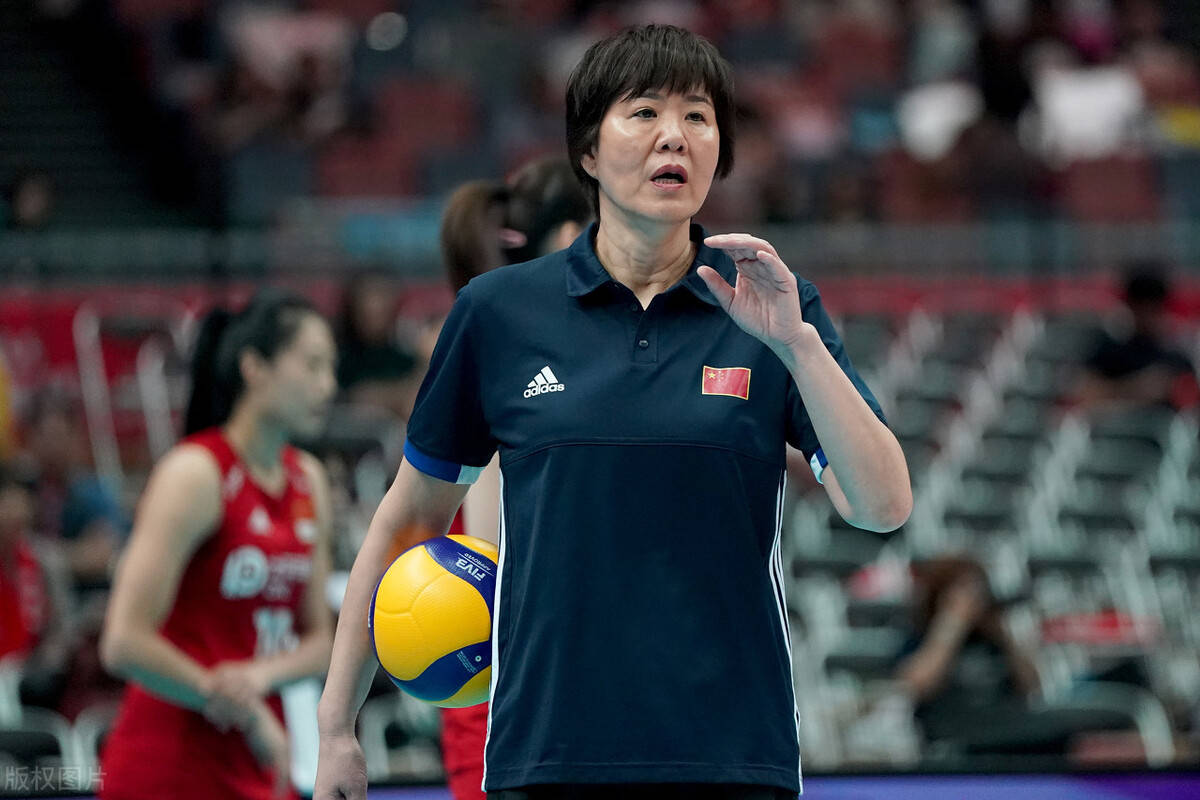 中国女排出征2023世界女排联赛，首战对阵巴西队_朱婷_比赛_蔡斌