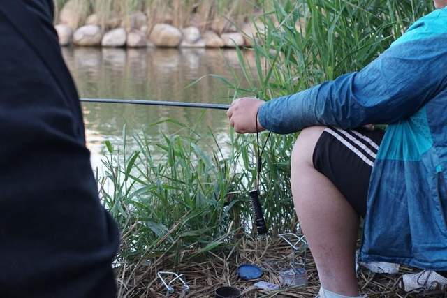 必备|高强度、长续航、夜钓必备单品——傲雷战术手电体验