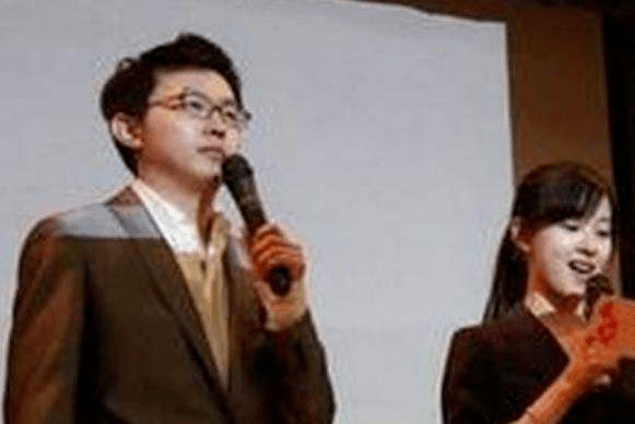 张艺谋身价多少亿元 45c084b1b6b3451f8f21fffa767e5aab.png