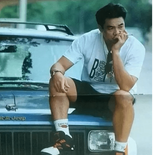 尤勇智那一届表演班,还有未来的大明星田岷,何雁,董