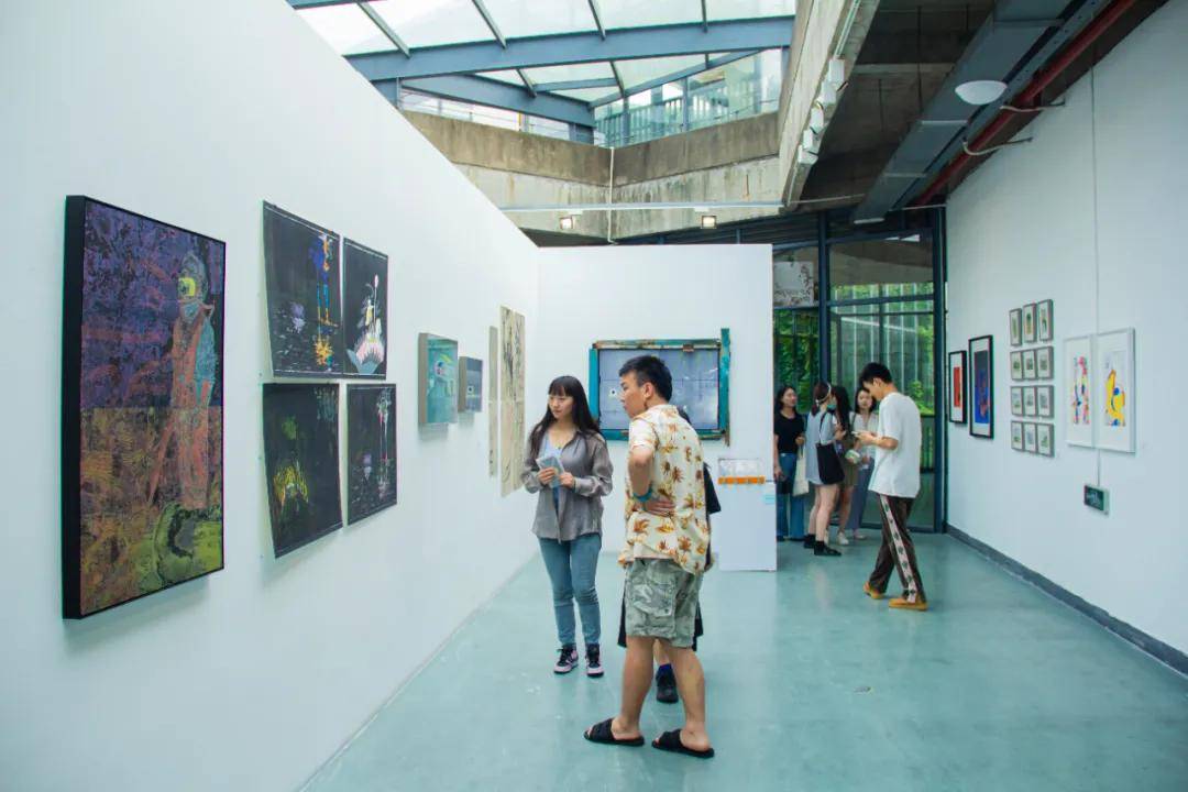 周春芽|【现场】第九届?版画系学生作品年展暨周春芽奖学金作品展开幕式！