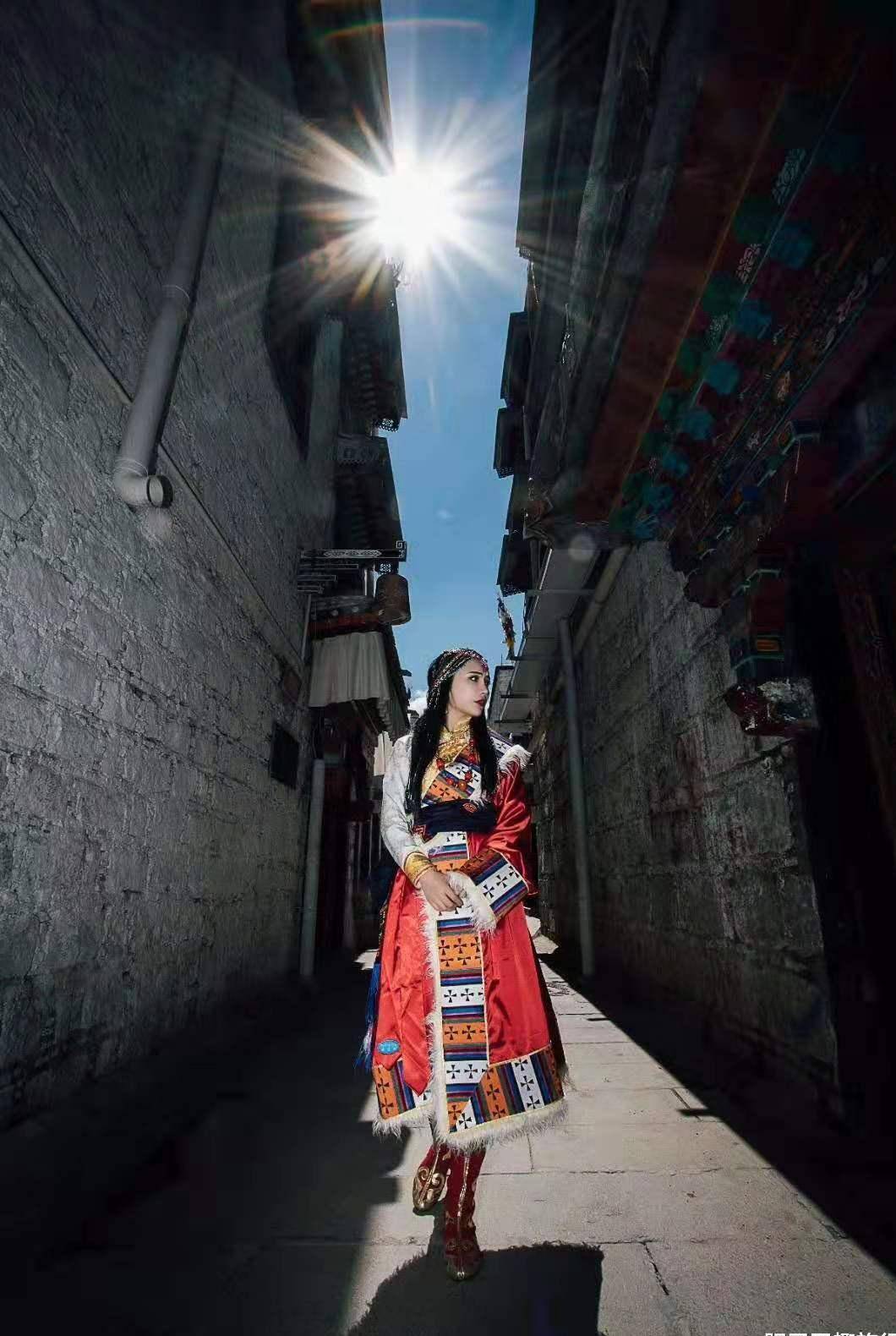 原创被誉为"日光之城"的圣地拉萨,有一条关于七大胡同的八廓街