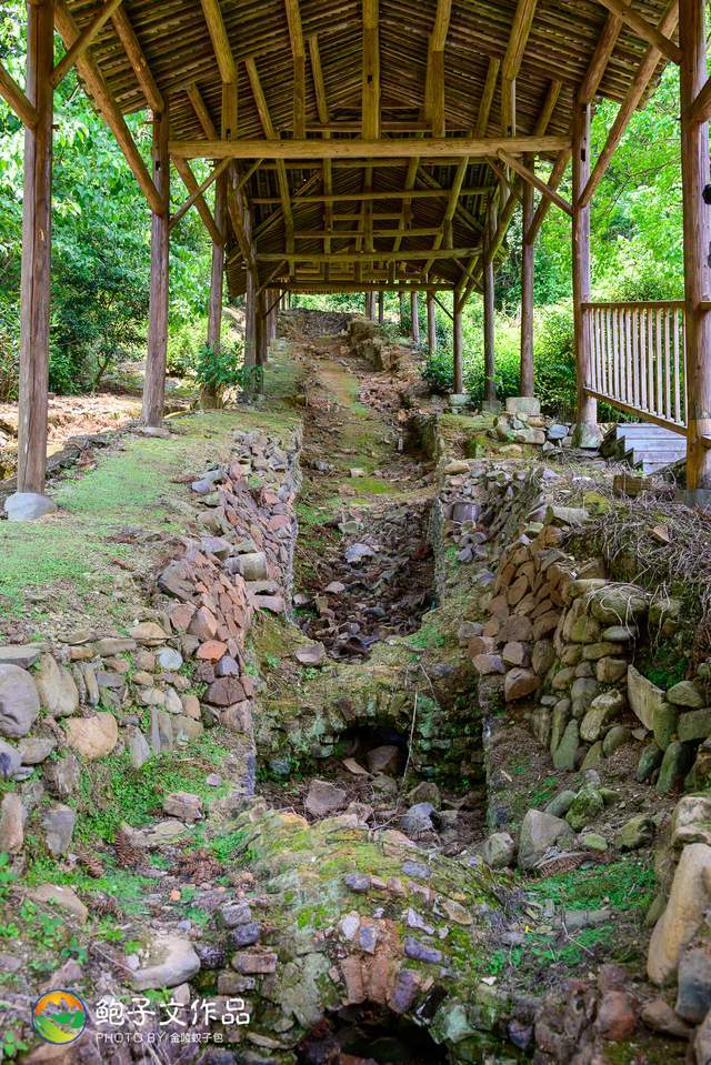 山河环绕下瑶里古镇,闪闪红星照耀千年瓷都,三大窑区之绕南龙窑