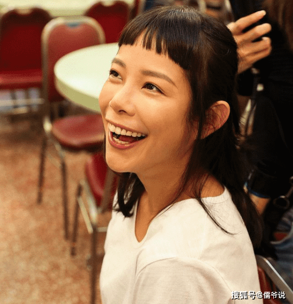 继陈键锋后,又一知名港星转行,曾获金像奖金马奖的认可_杨淇