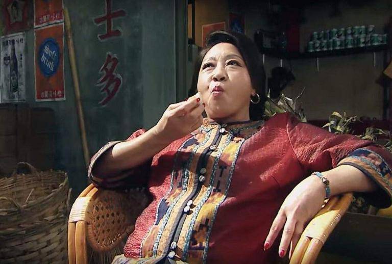 "包租婆"元秋:曾指着成龙洪金宝鼻子骂,星爷看见也要礼让三分